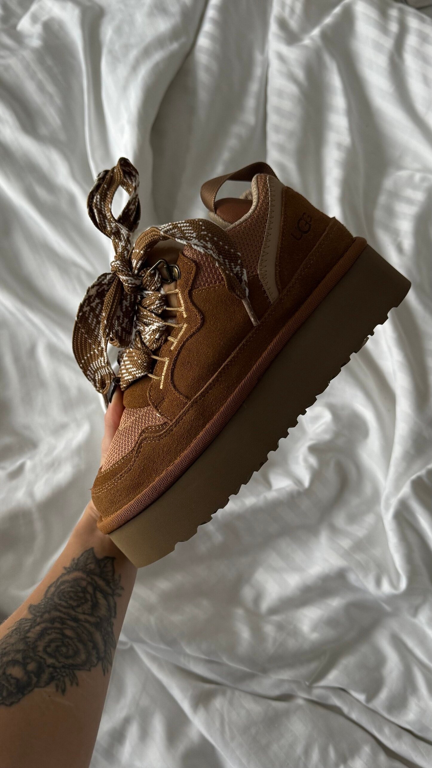 UGG LOWMEL SNEAKER CHESTNUT