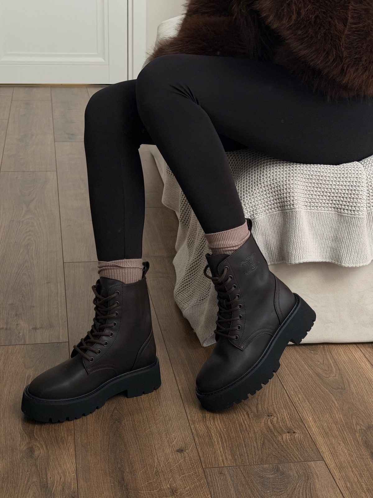 Ботинки коричневые на массивной подошве