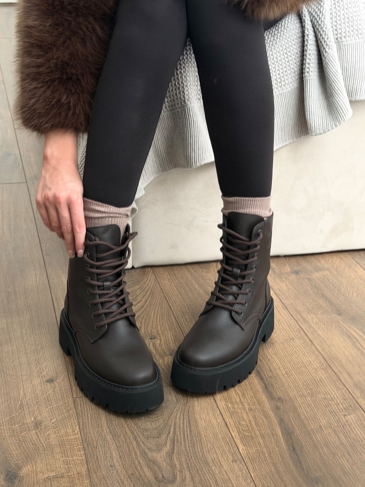 Ботинки коричневые на массивной подошве