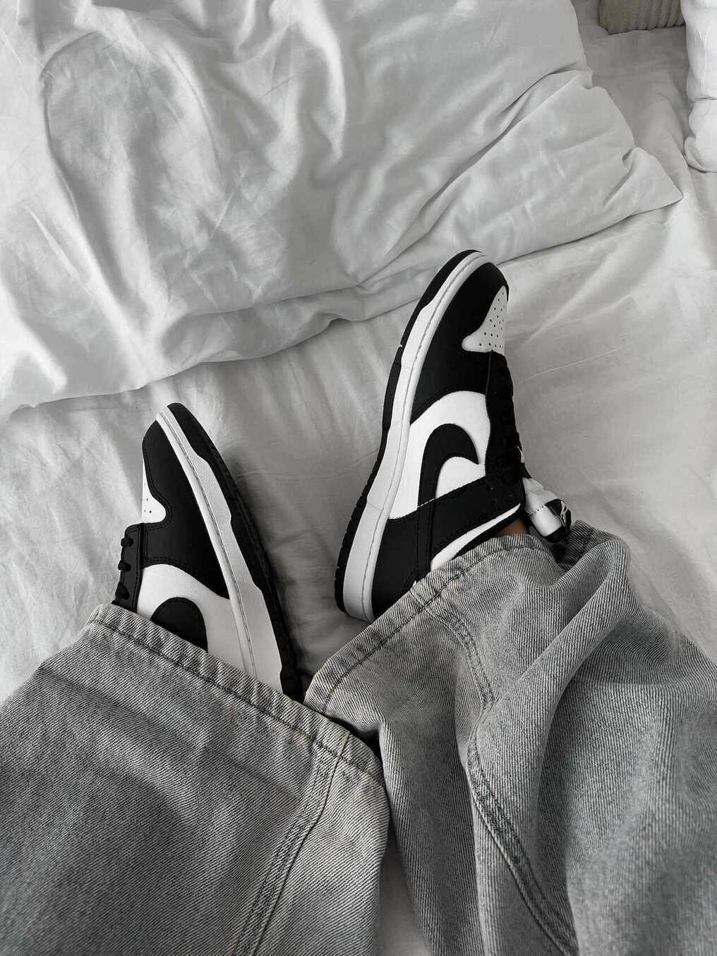 Nike Dunk Low Retro Black White Panda