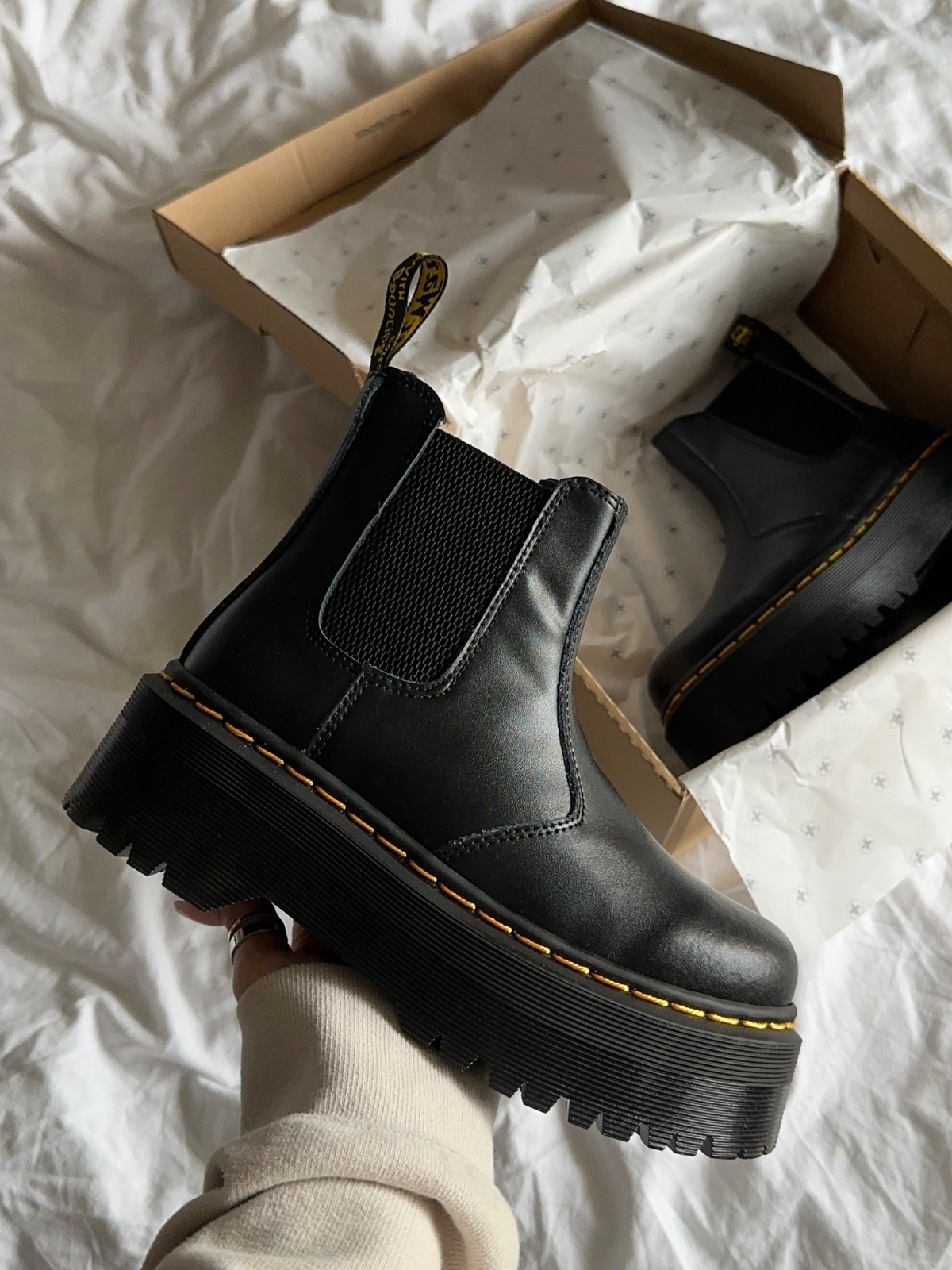 Dr Martens 2976 Chelsea Boots Black