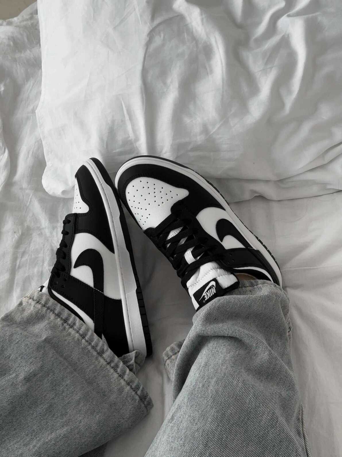 Nike Dunk Low Retro Black White Panda